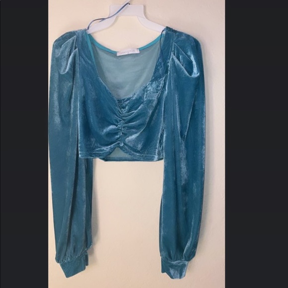 NWT- Teal Velvet Top MUST HAVE - Picture 2 of 4